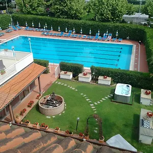 Aparthotel Aurora Wellness &